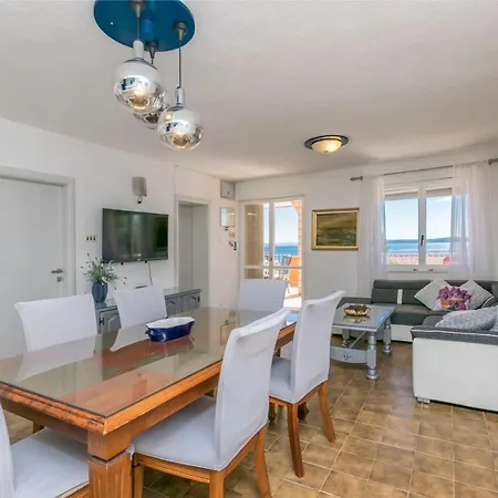 公寓 Slavomir 特罗吉尔