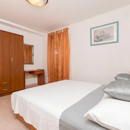 Slavomir Apartamento *